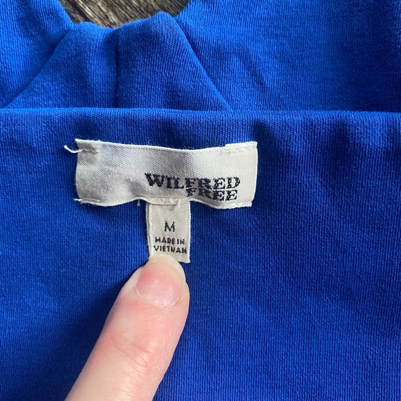 Aritzia Wilfred Free Bra Top Medium Cobalt Blue excellent condition crop top - Picture 5 of 5